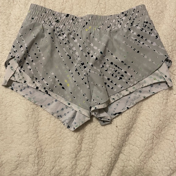 Fabletics high performance Latrice athletic shorts - Picture 7 of 7